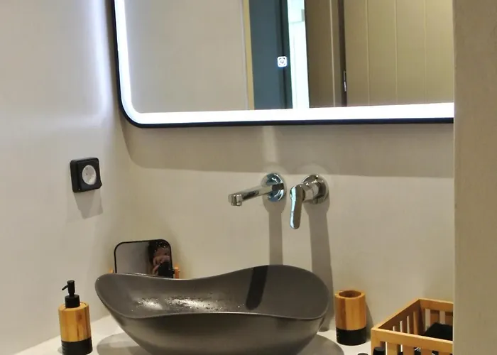 Agiannirema Ios * Psathi (Ios)