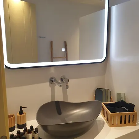 Agiannirema Ios * Psathi (Ios)